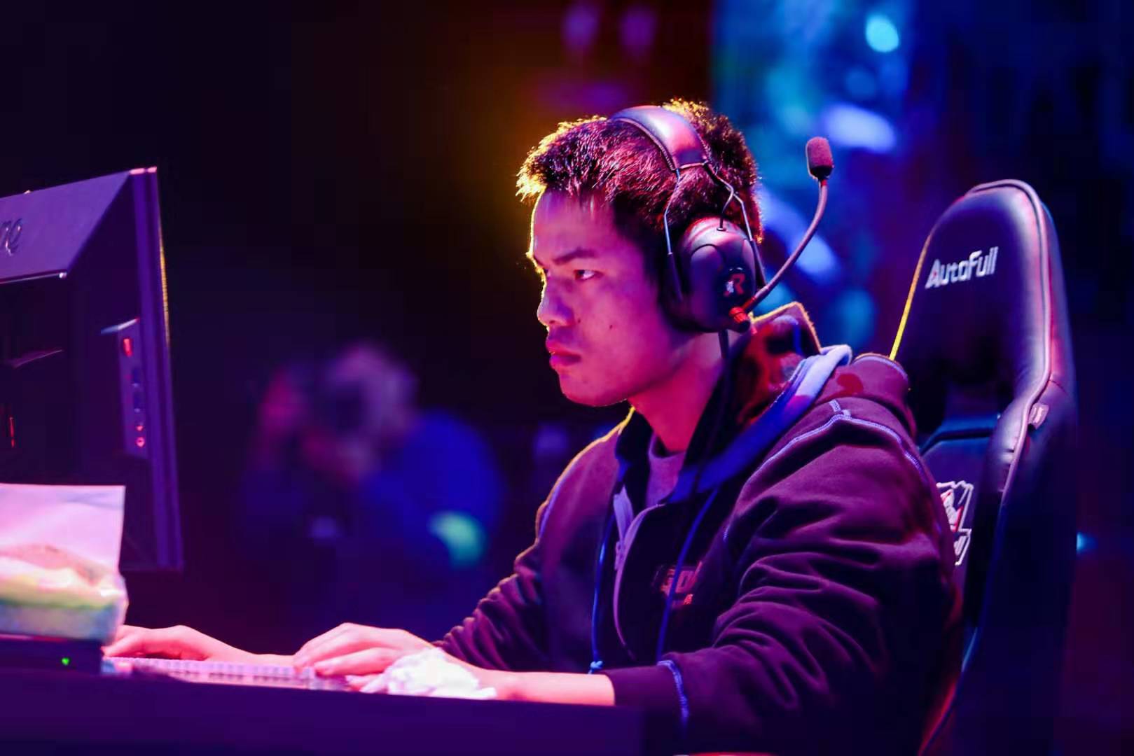 三十之后依 三十之后依